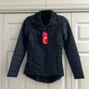 NEW The North Face Women’s Mossbud Reversible Jacket in Urban Navy - Size XS